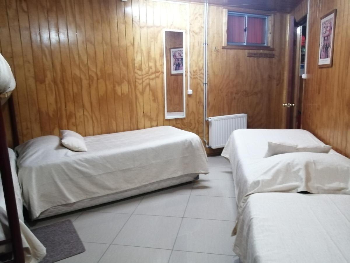 ホテル Hostal Copiapo プエルトモント エクステリア 写真